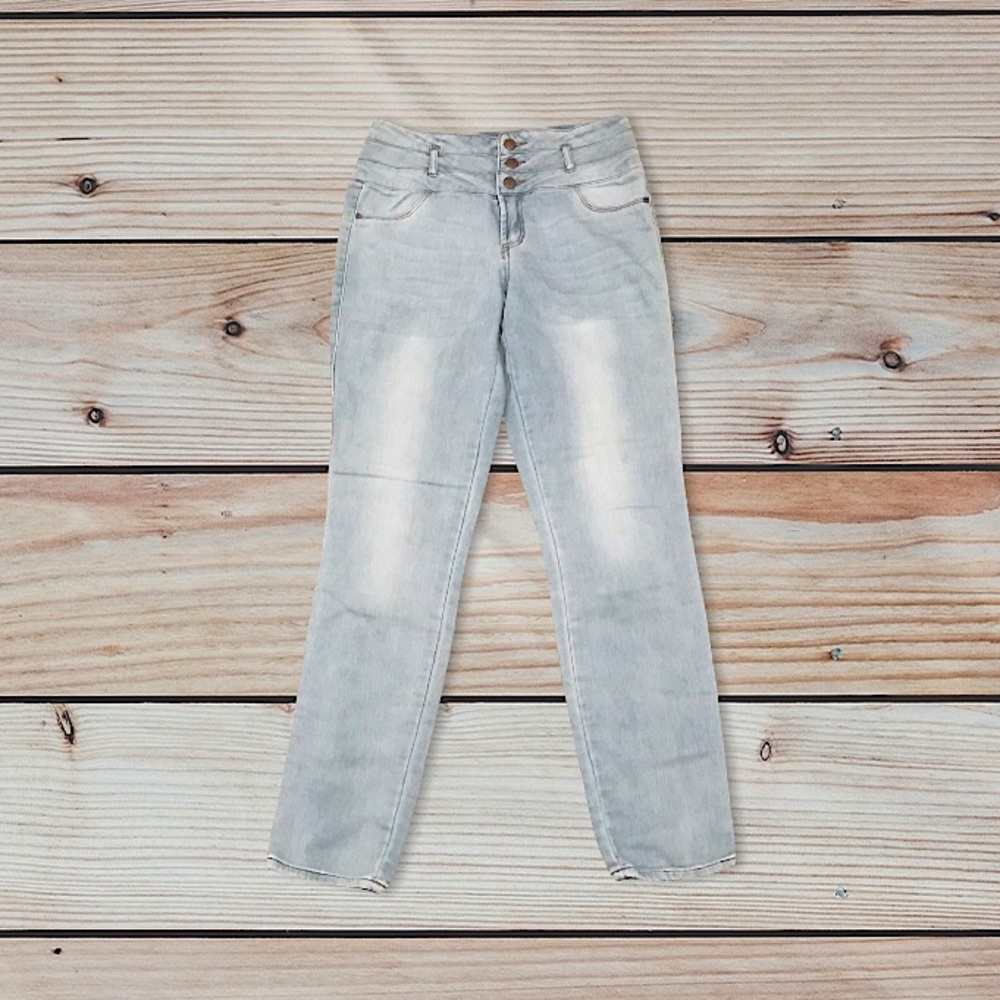 Refuge Light Wash Button Fly Jeans